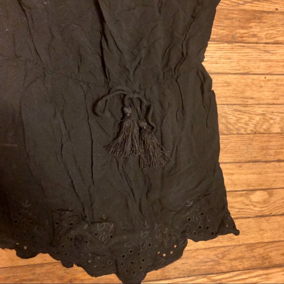Black Lace Frill Strapless Romper - Picture 5 of 6